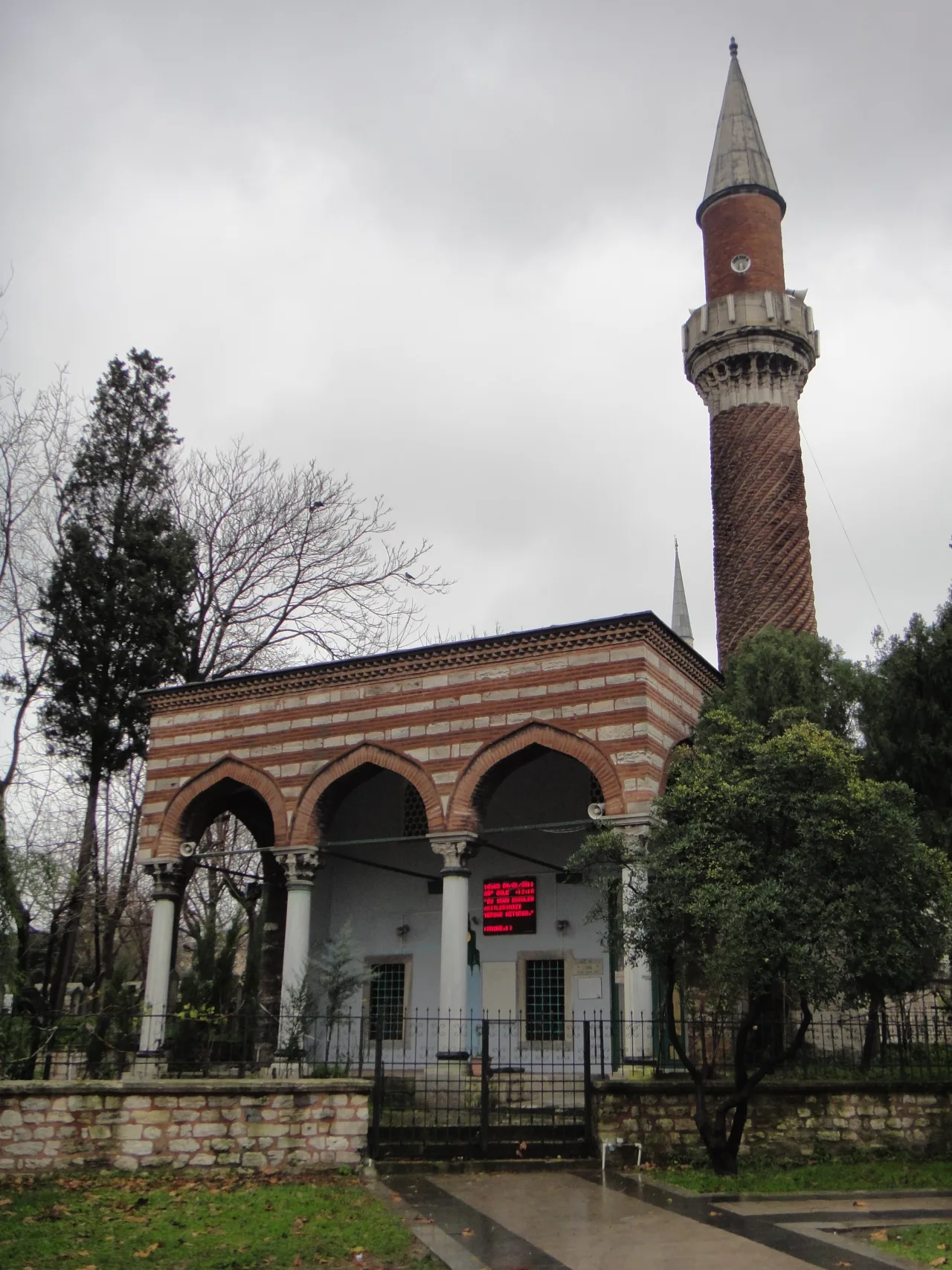 Burmalı Camii - Afyonkarahisar