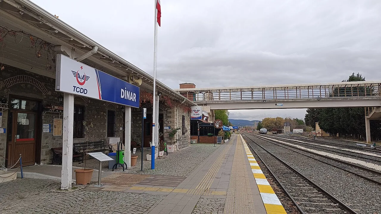 Dinar Tren İstasyonu - Afyonkarahisar