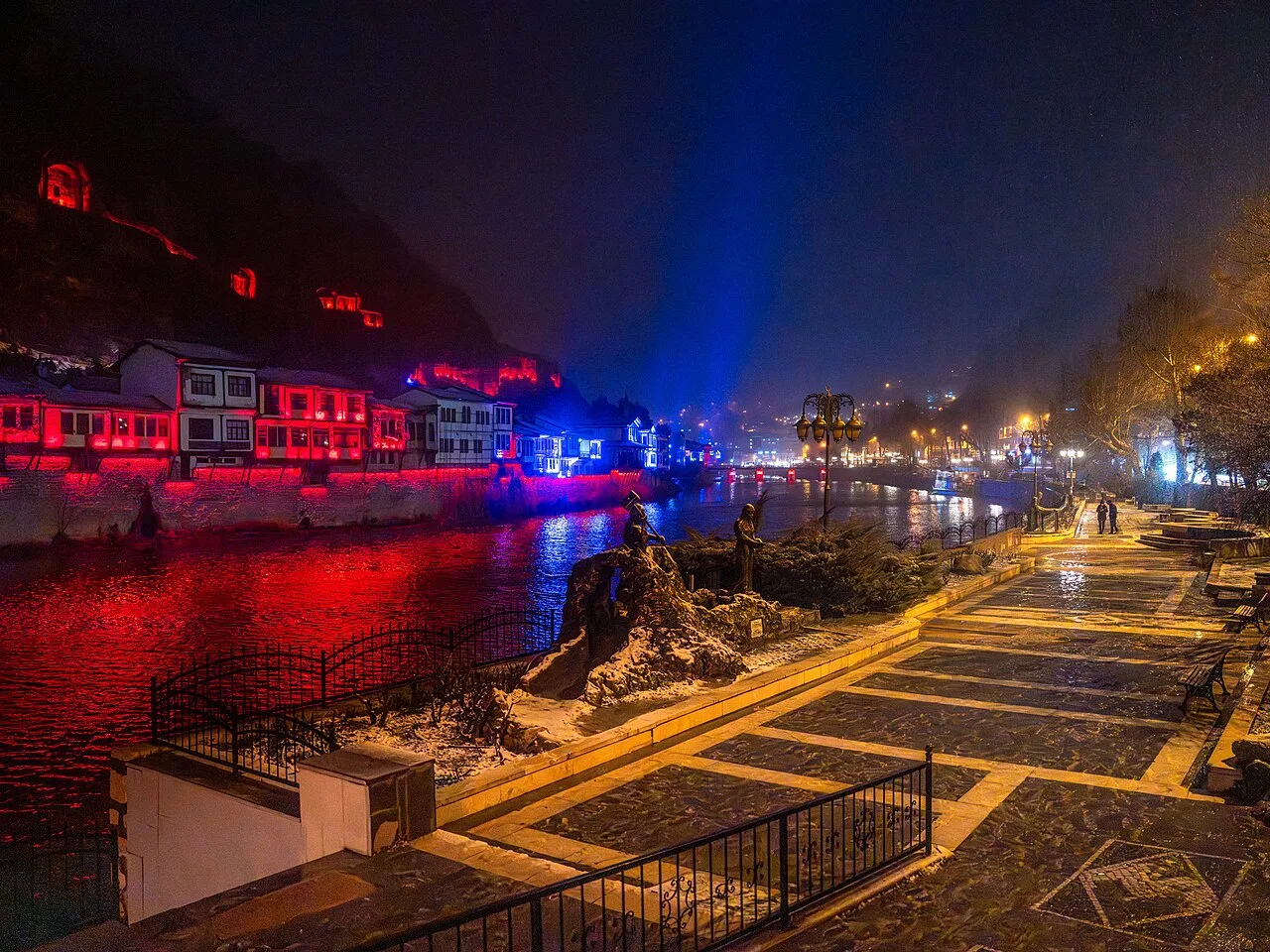 Ferhat ile Şirin Heykeli - Amasya