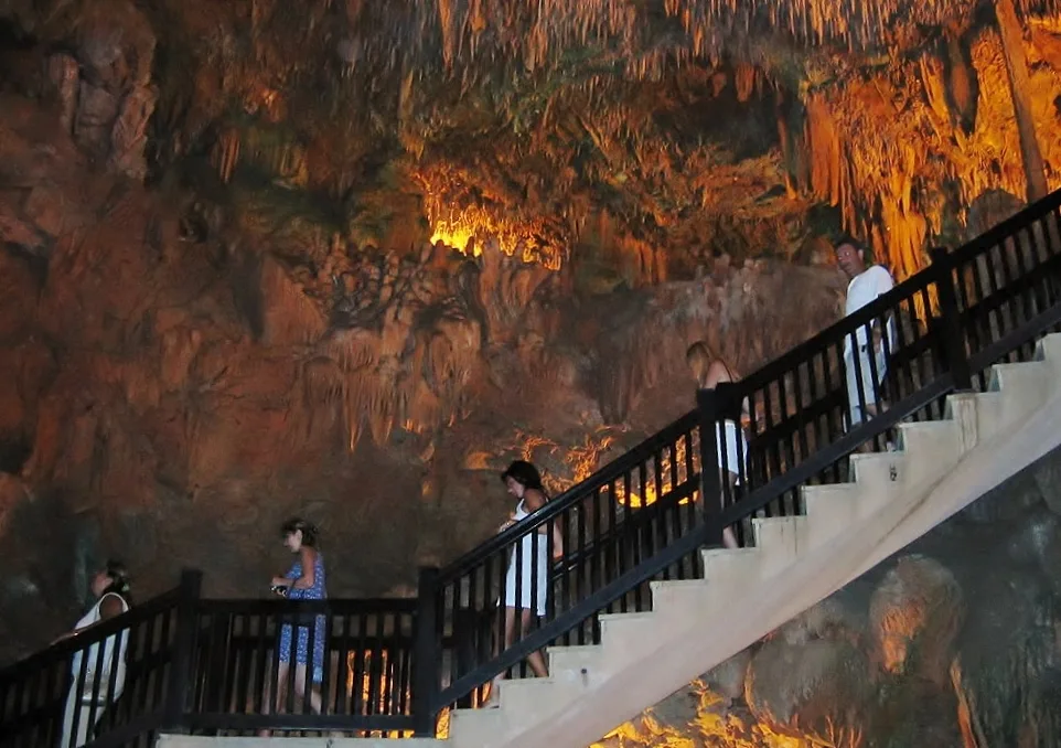 Damlataş Mağarası - Antalya
