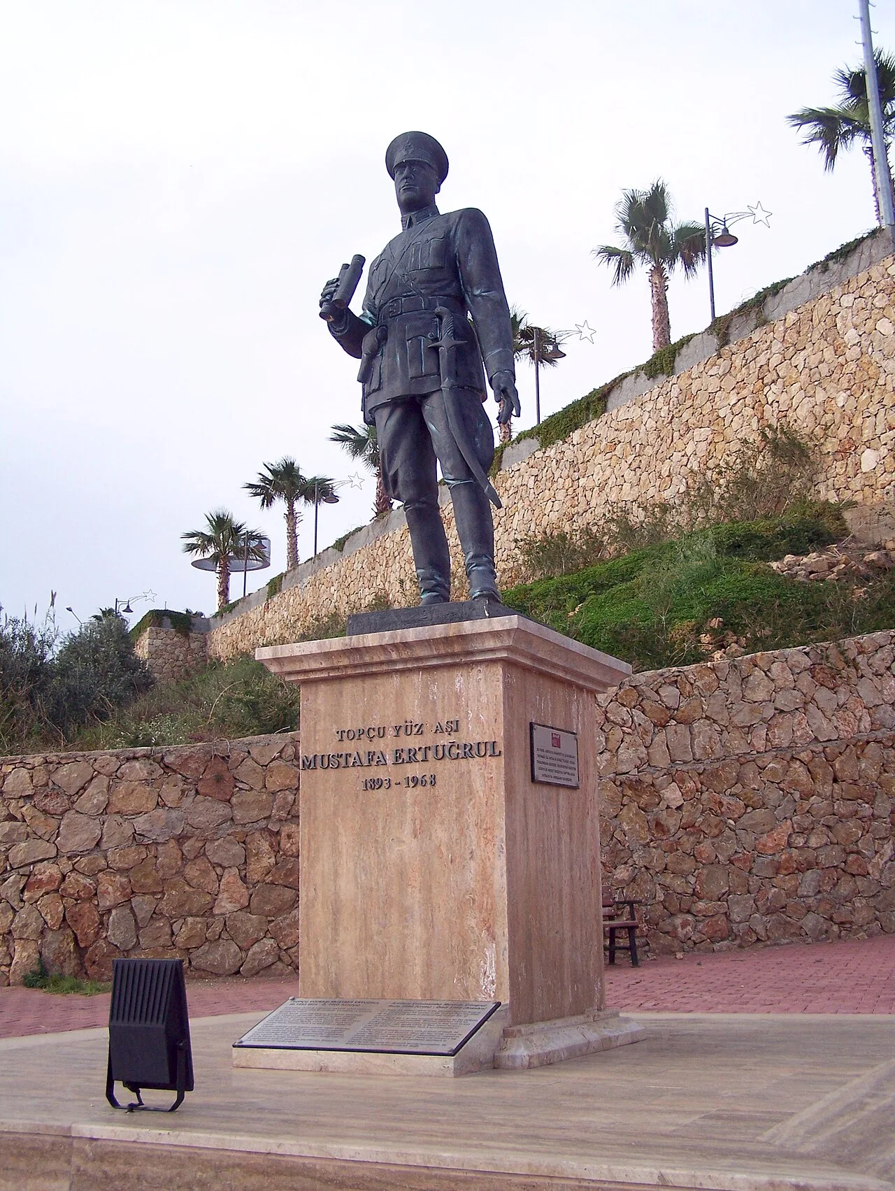 Mustafa Ertuğrul Aker Anıtı - Antalya