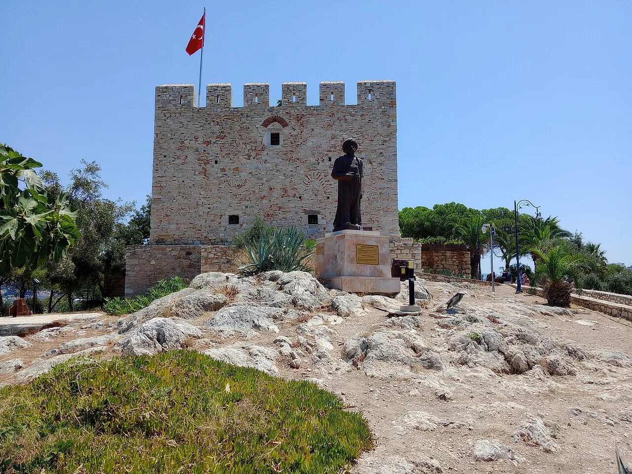 Güvercinada Kalesi - Aydın