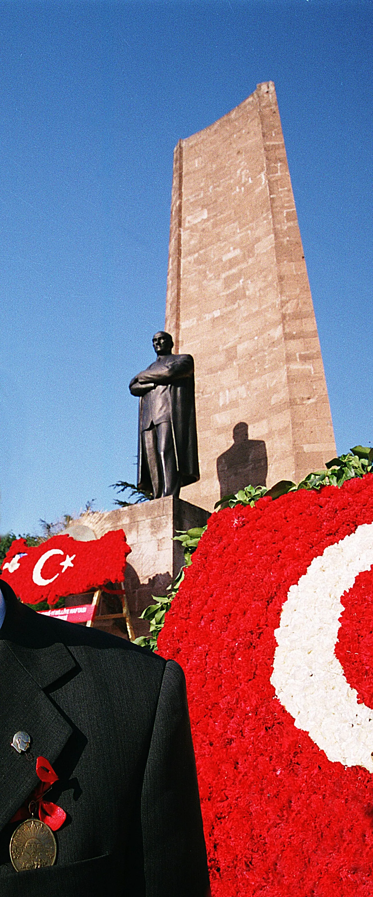 Atatürk Monument (Balıkesir) - Balıkesir