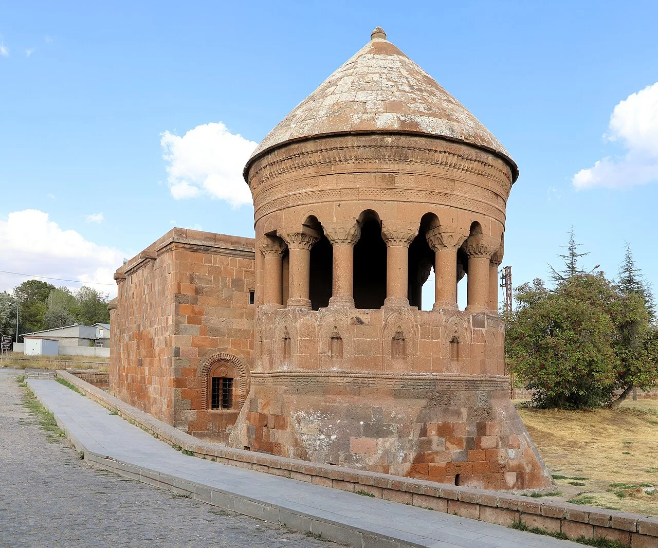Emir Bayındır Kümbeti - Bitlis