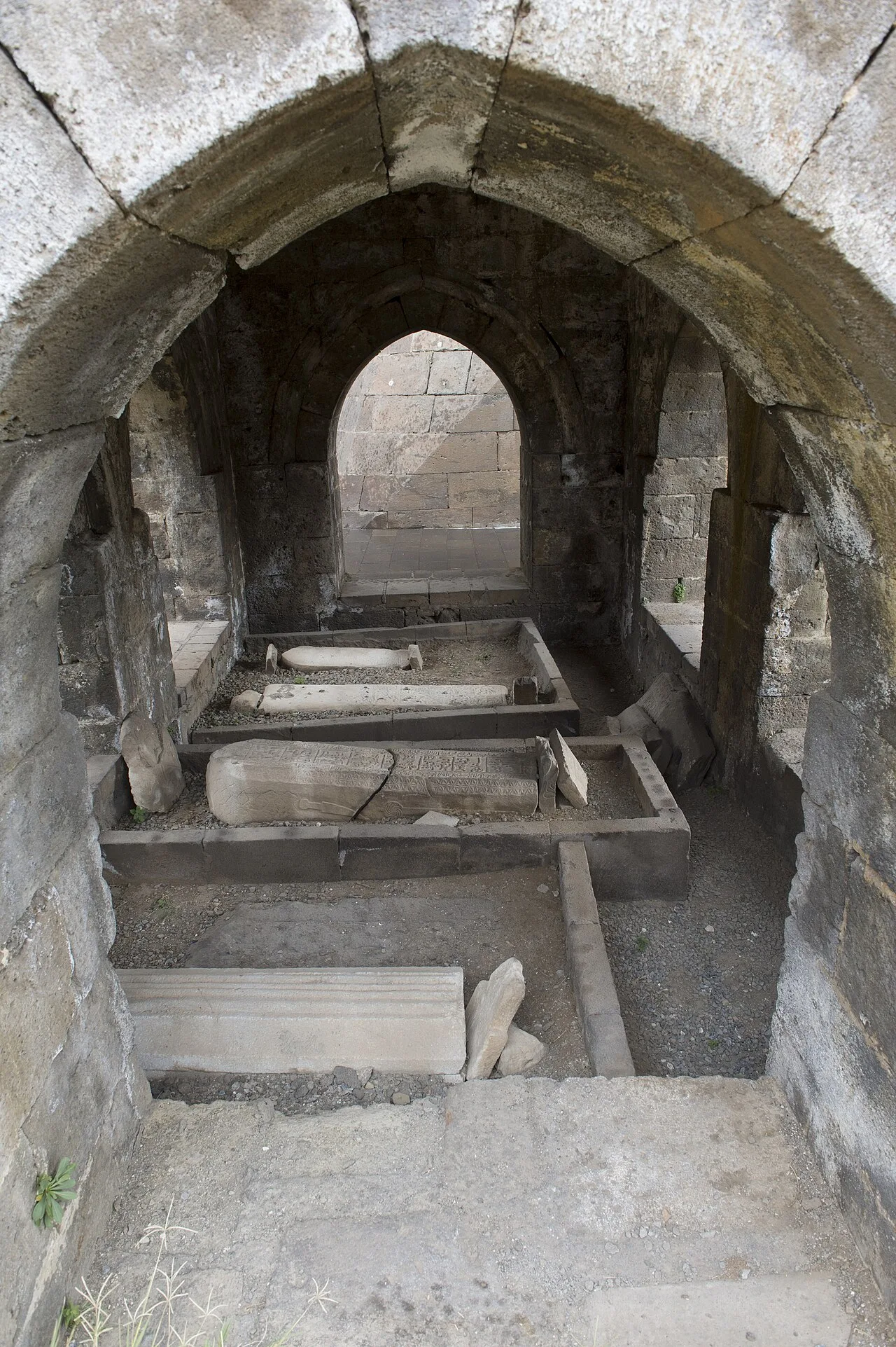 Üç Bacılar Türbesi - Bitlis