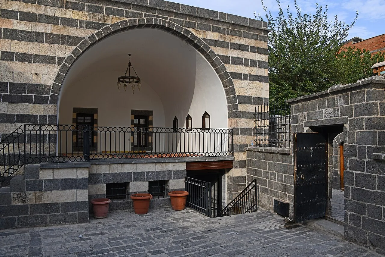 Kadı Camii - Diyarbakır