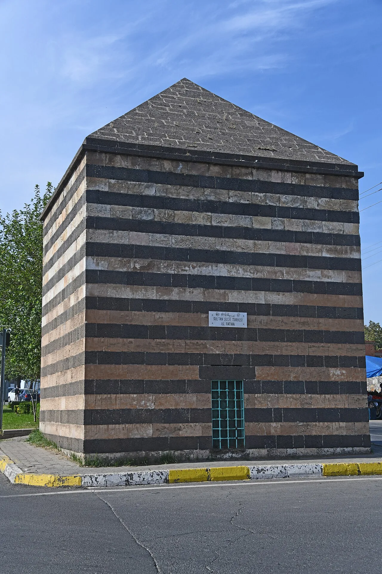 Sultan Şuca Türbesi - Diyarbakır