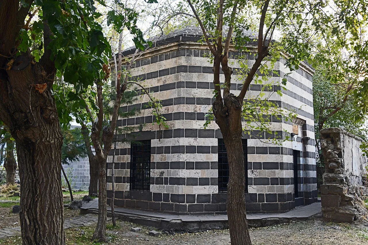 Zincirkıran Türbesi - Diyarbakır