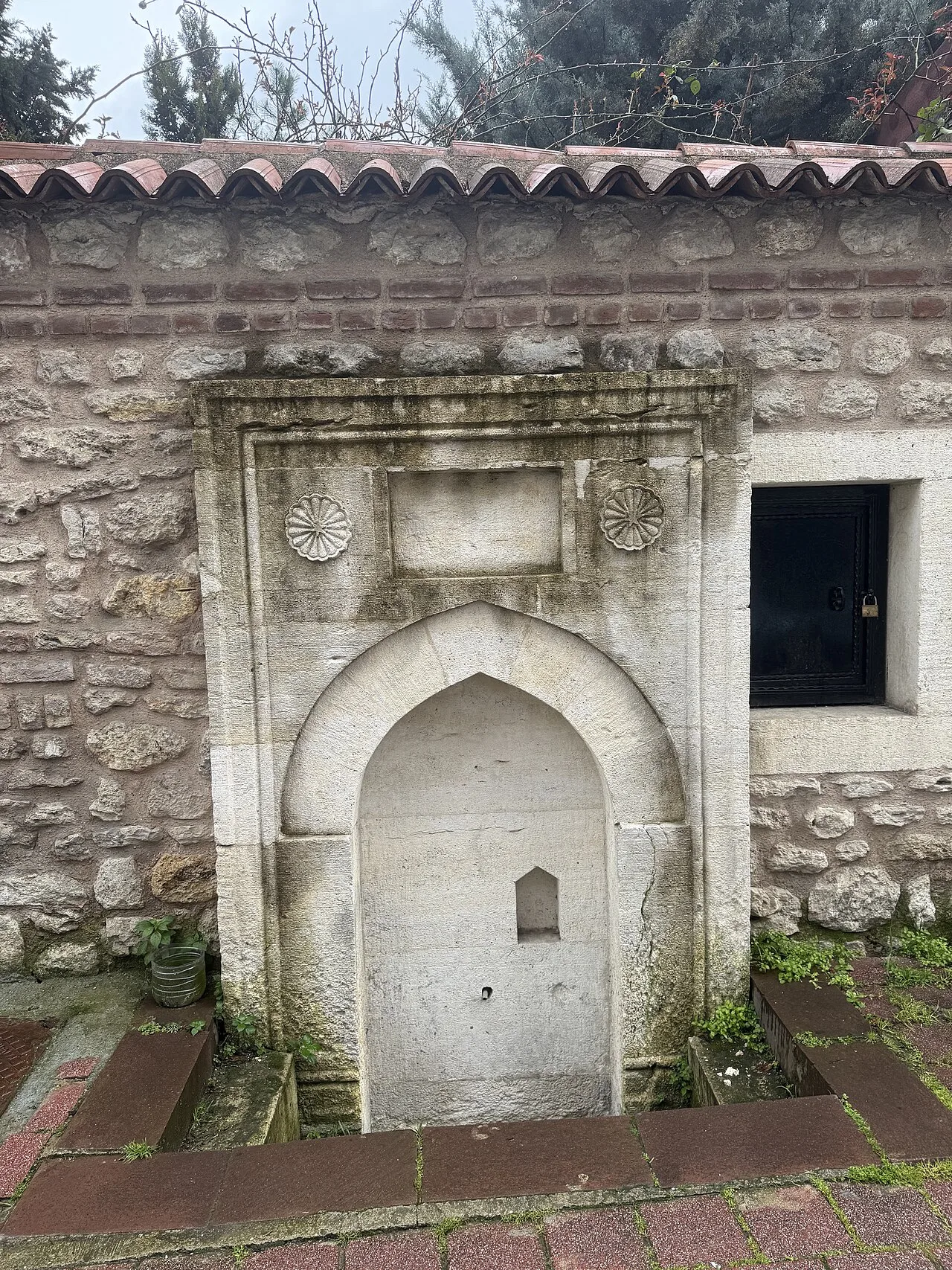 Beşikçizade Çeşmesi - İstanbul
