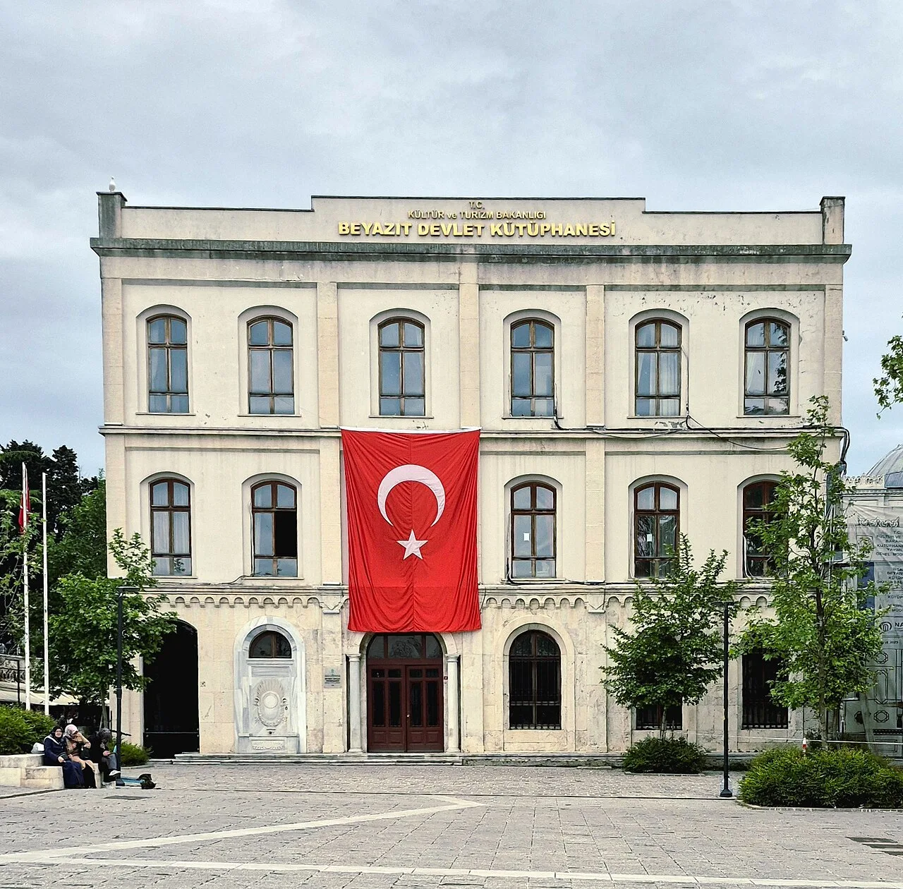Beyazıt Devlet Kütüphanesi Çeşmesi - İstanbul