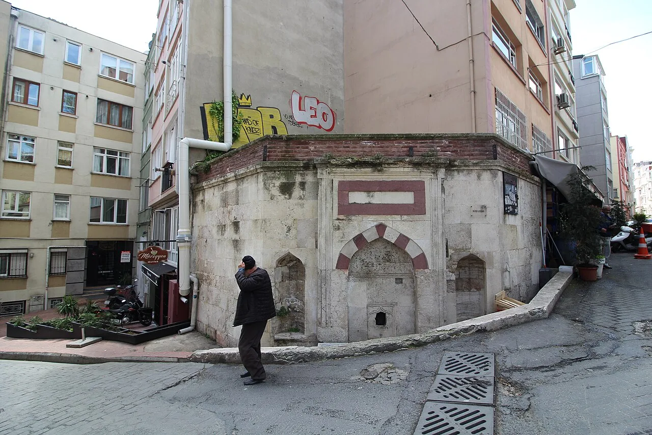 Cihangir Susam Sokağı Çeşmesi - İstanbul