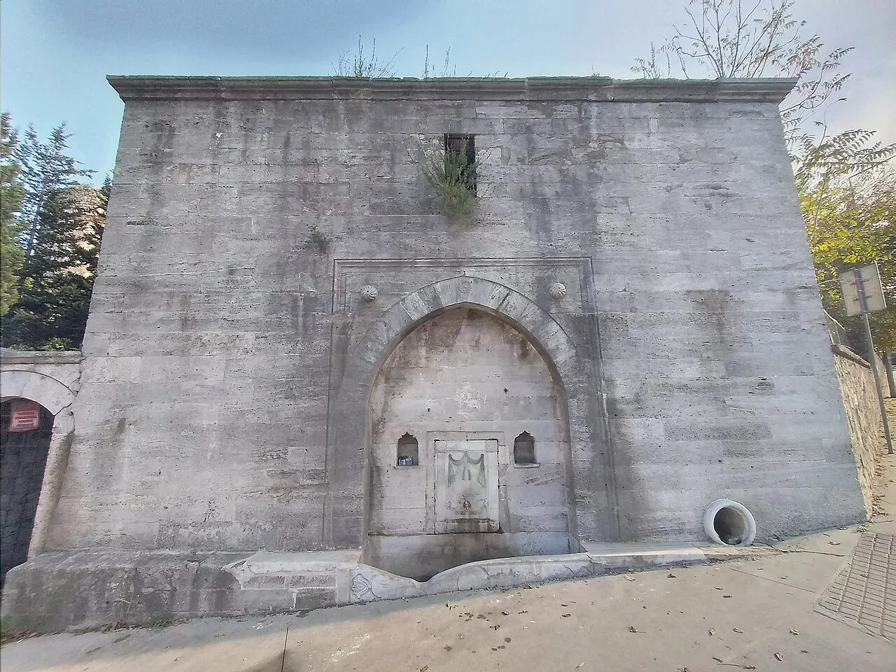 Eğrikapi Kırkçeşme Suları Maksemi Savaklar Çeşmesi - İstanbul