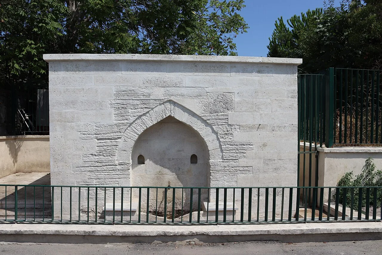 Hacı Piri Sokak Çeşmesi - İstanbul
