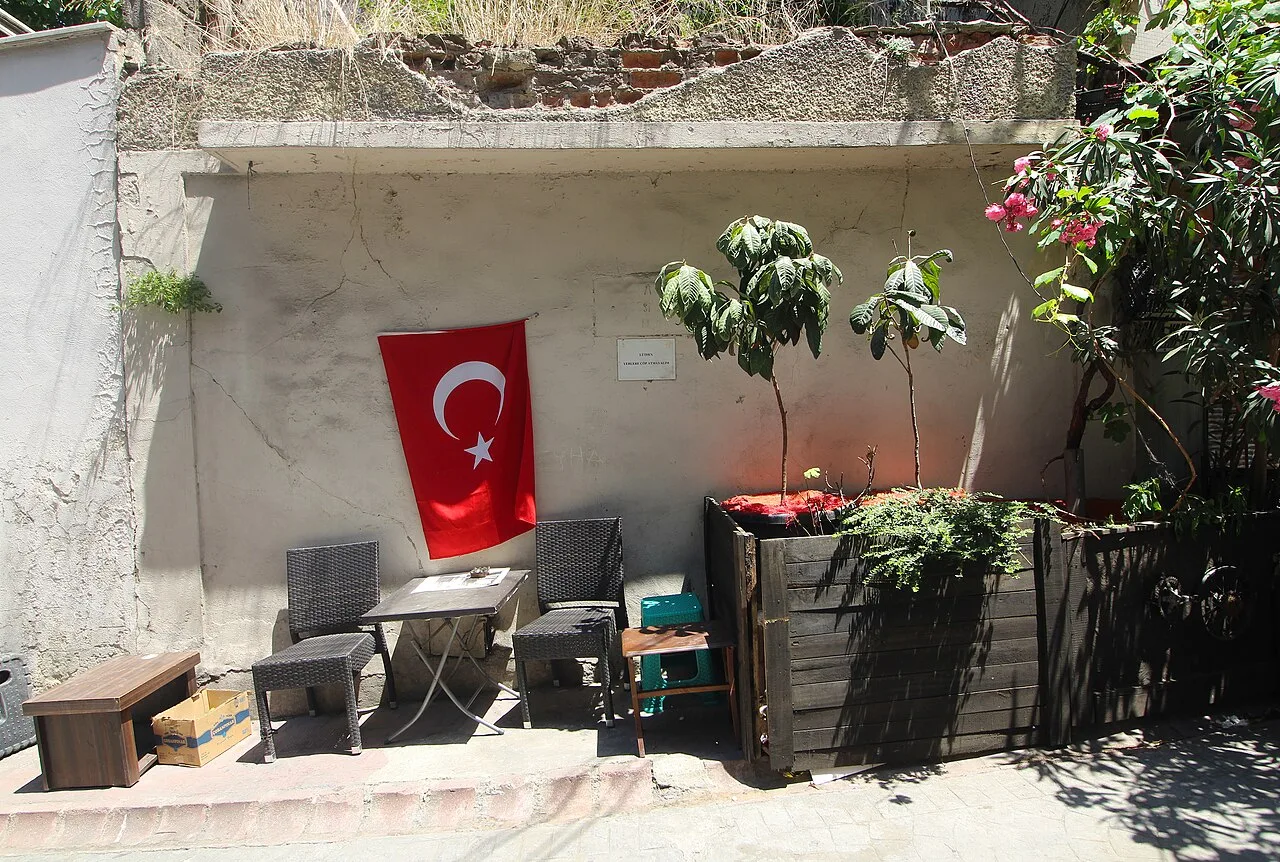 Halk Çeşmesi, Halıcıoğlu - İstanbul