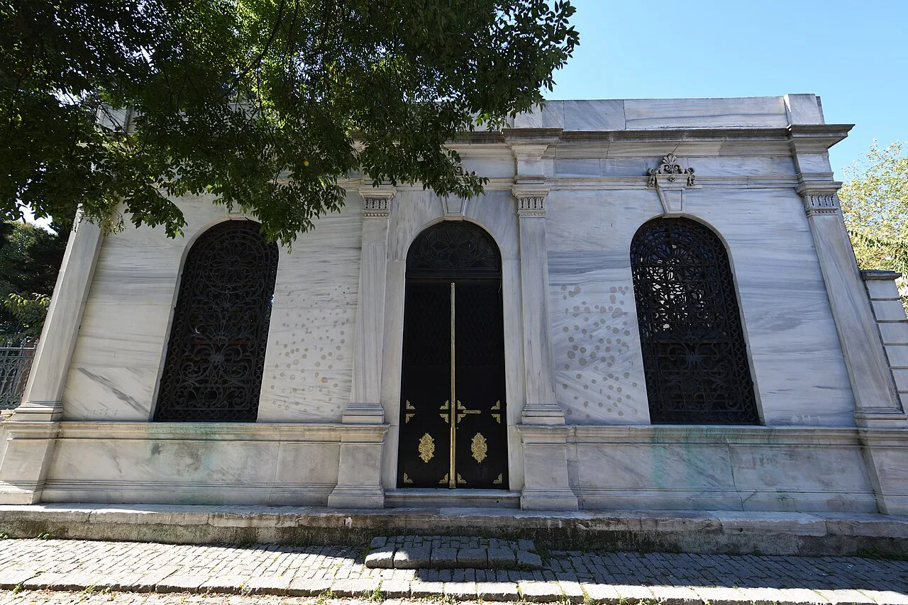 Hasan Hüsnü Paşa Türbesi - İstanbul