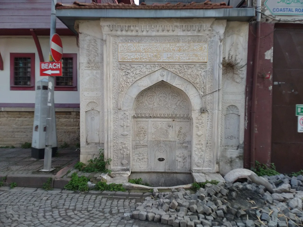 Hekimoğlu Ali Paşa Validesi Çeşmesi - İstanbul