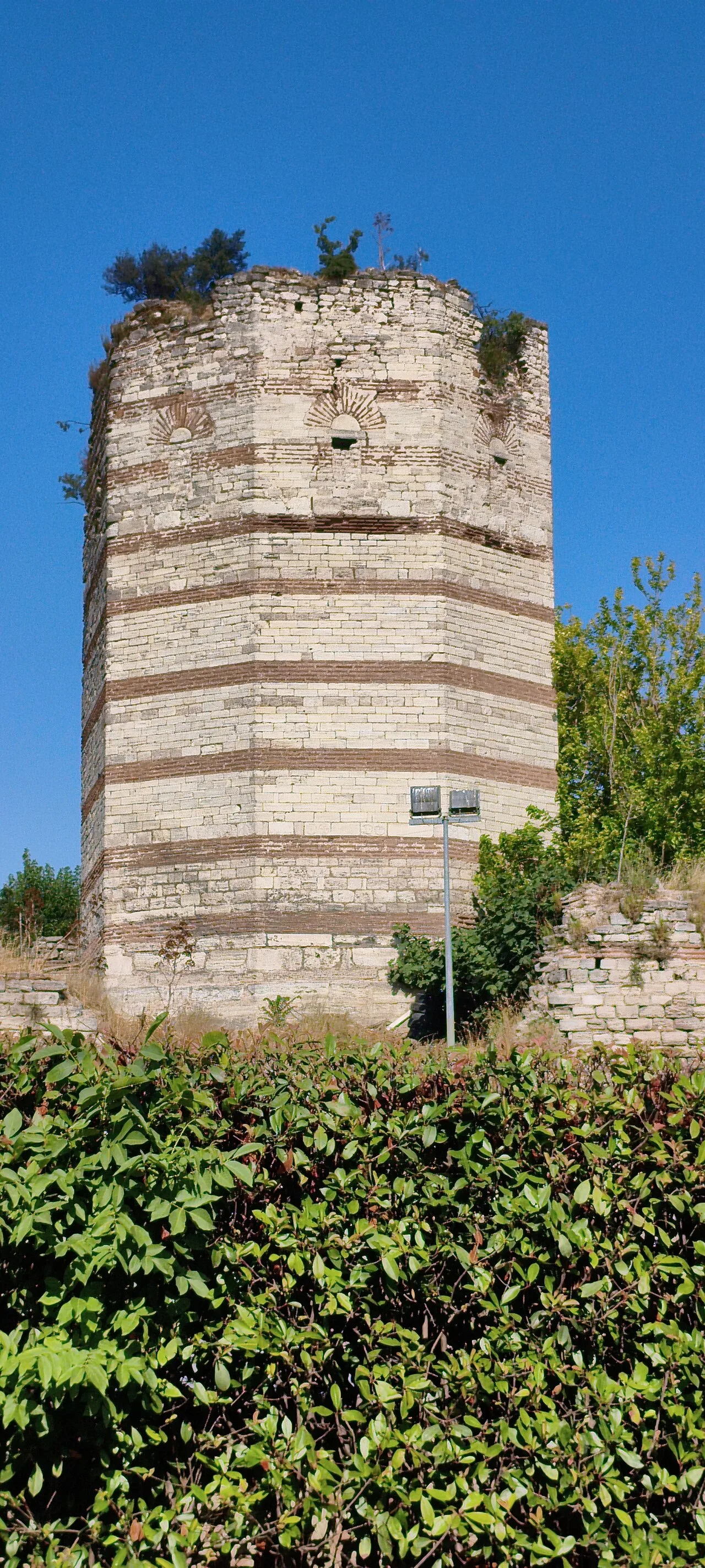 Kara Surları, Ana Sur, T46 - İstanbul