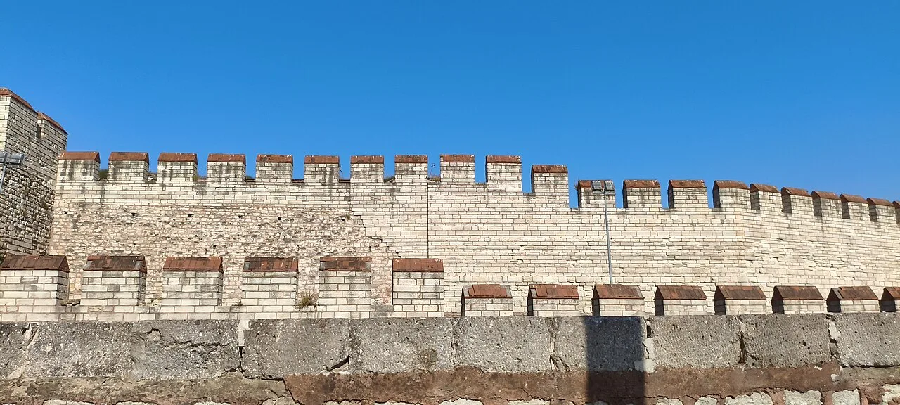 Kara Surları, Ana Sur, T49 - İstanbul