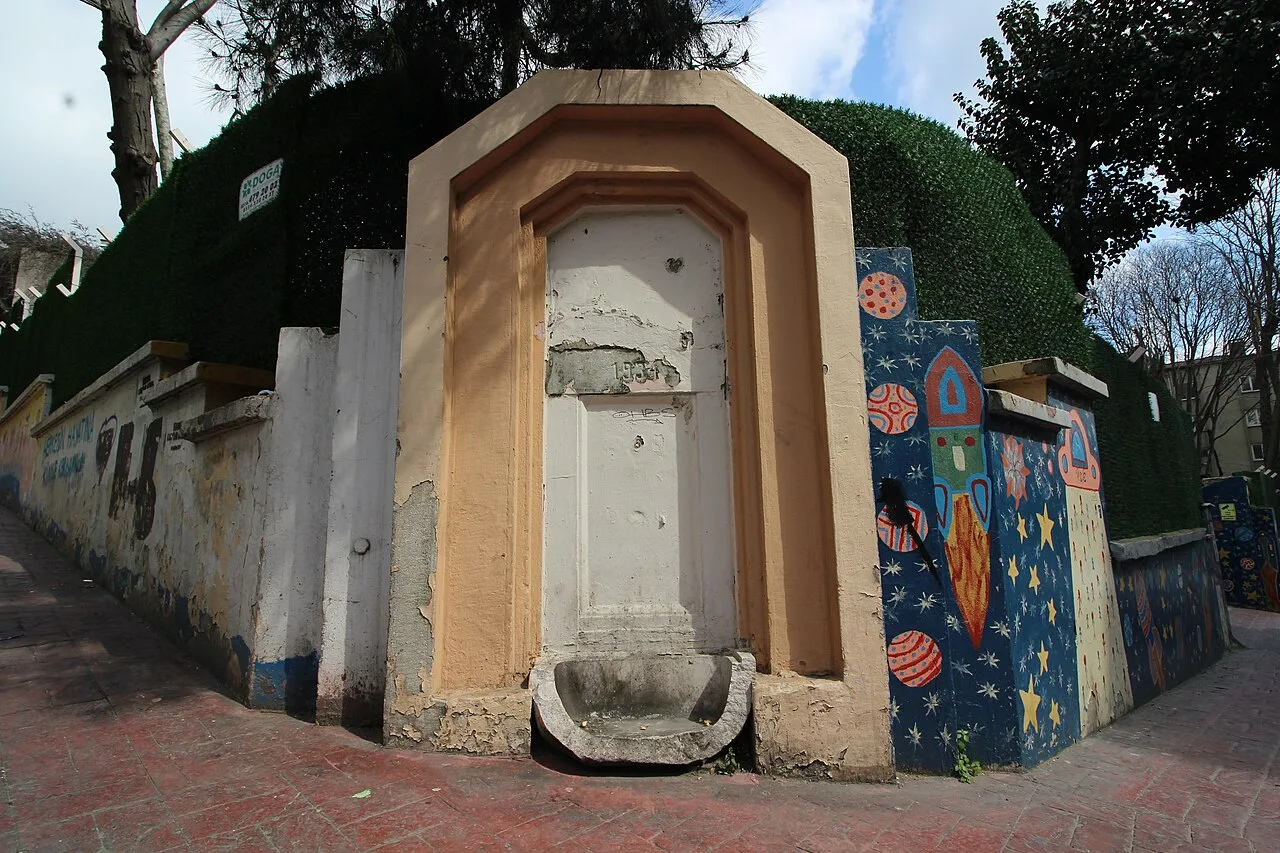 Mebusan Yokuşu Çeşmesi - İstanbul