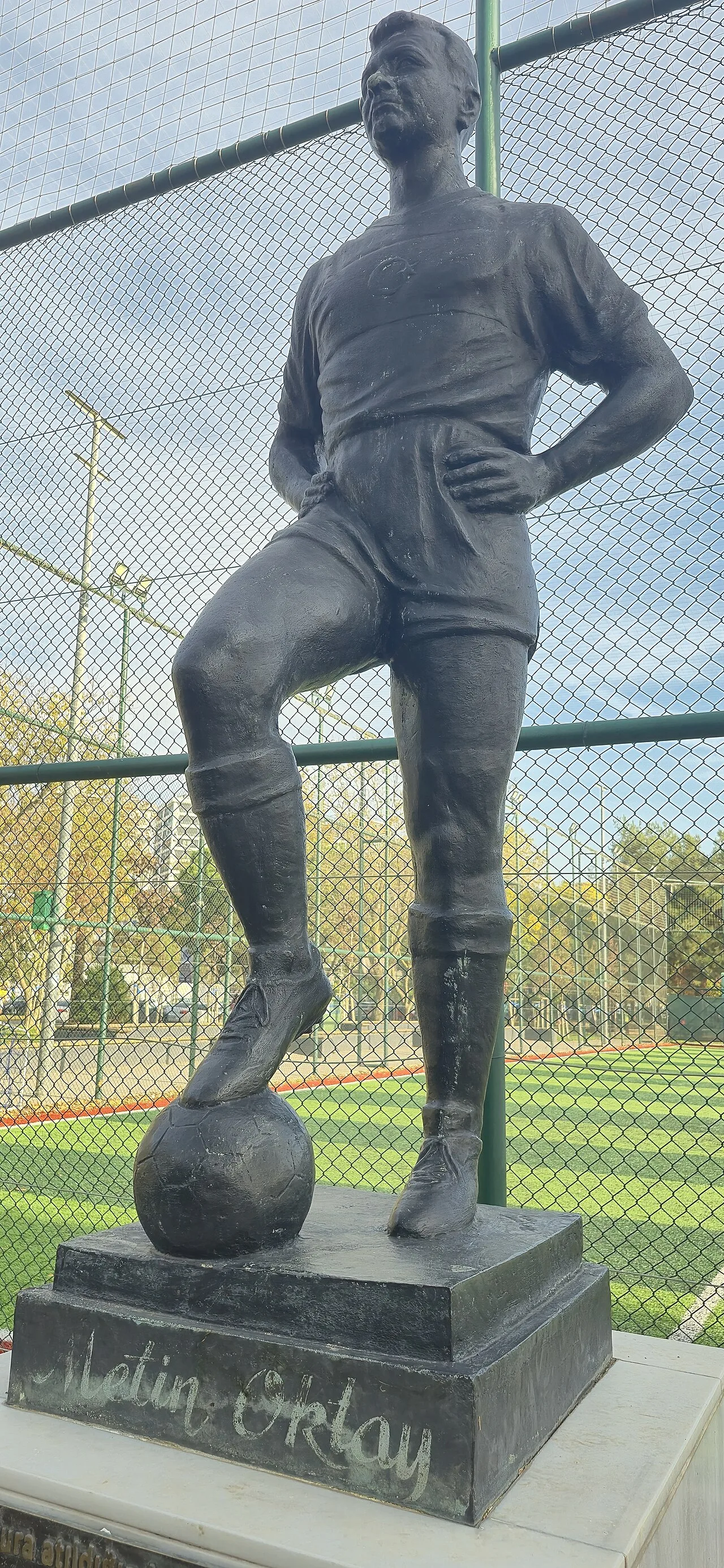 Metin Oktay Heykeli - İstanbul