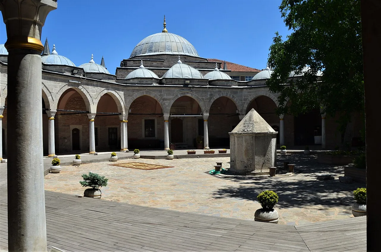 Rüstem Paşa Medresesi - İstanbul