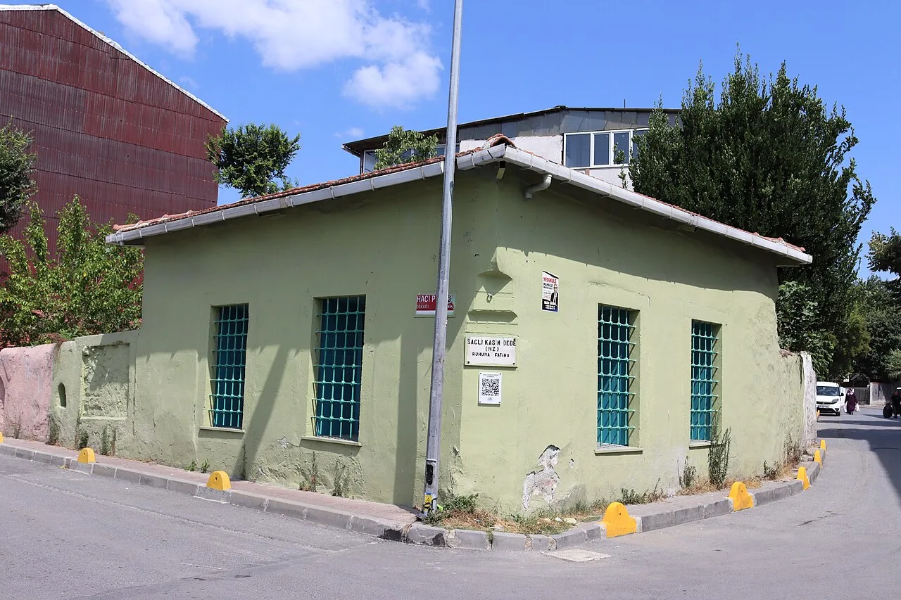 Saçlı Kasım Efendi Türbesi - İstanbul