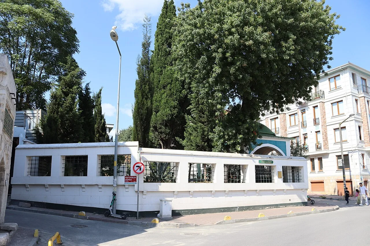 Seyyid Seyfullah Kasım Efendi Türbe ve Haziresi - İstanbul