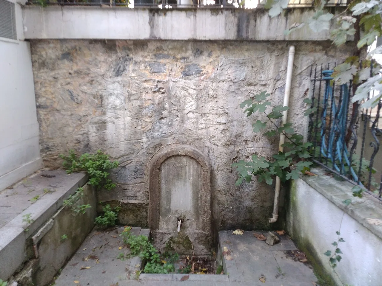 Küçükbebek Caddesi Fountain - İstanbul