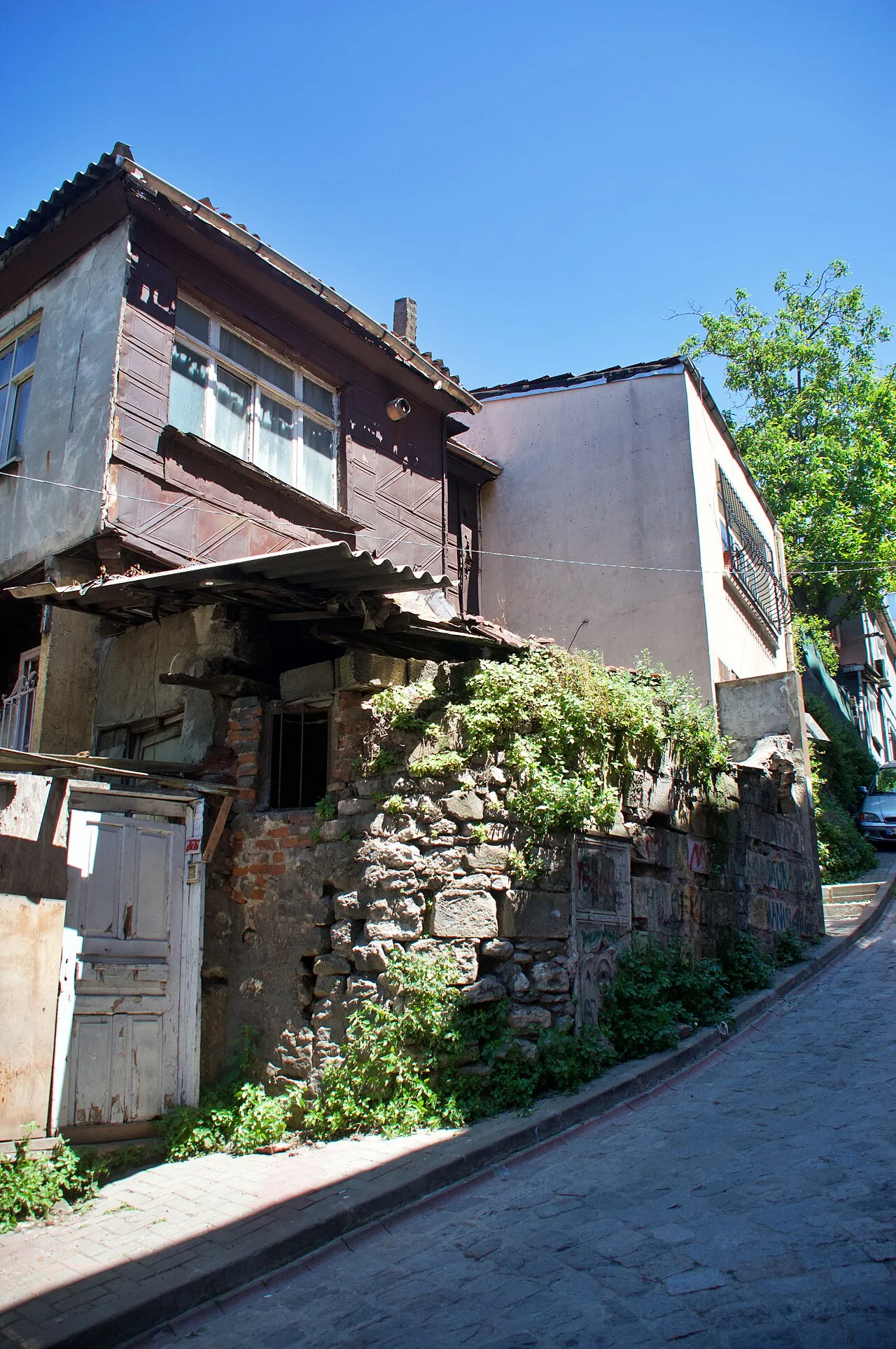 Tatlı Memba Street Fountain - İstanbul