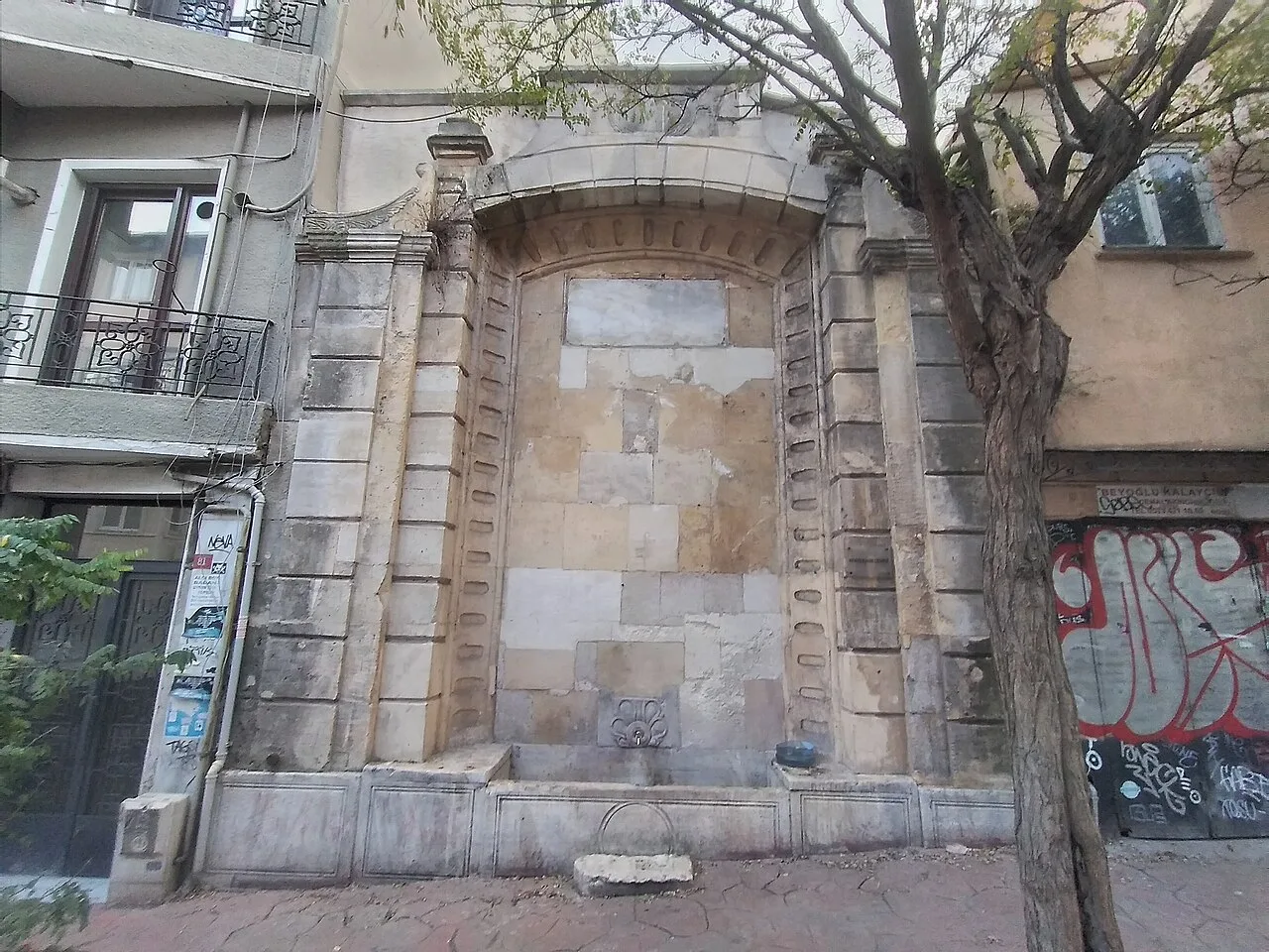 Tomtom Çeşmesi - İstanbul