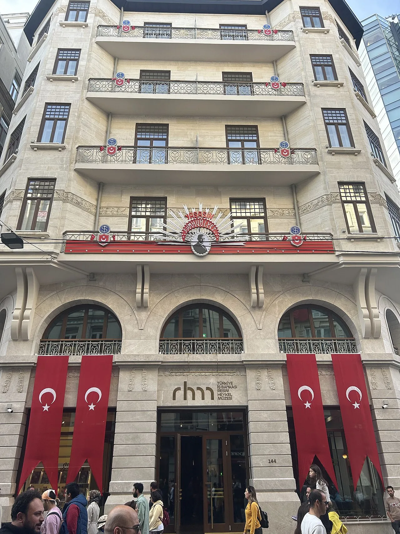 Türkiye İş Bankası Resim Heykel Müzesi - İstanbul