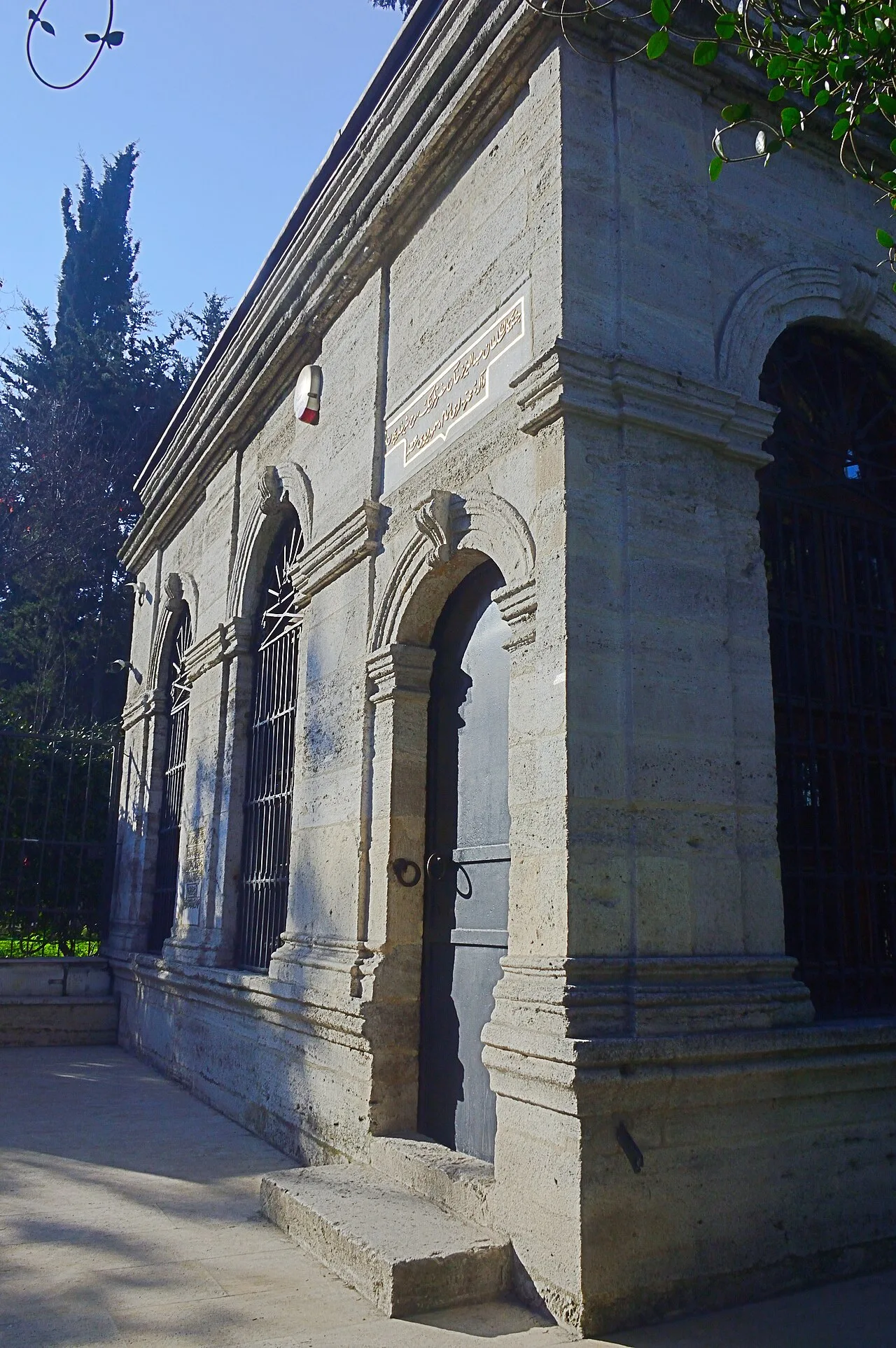 Ya Vedûd Türbesi - İstanbul