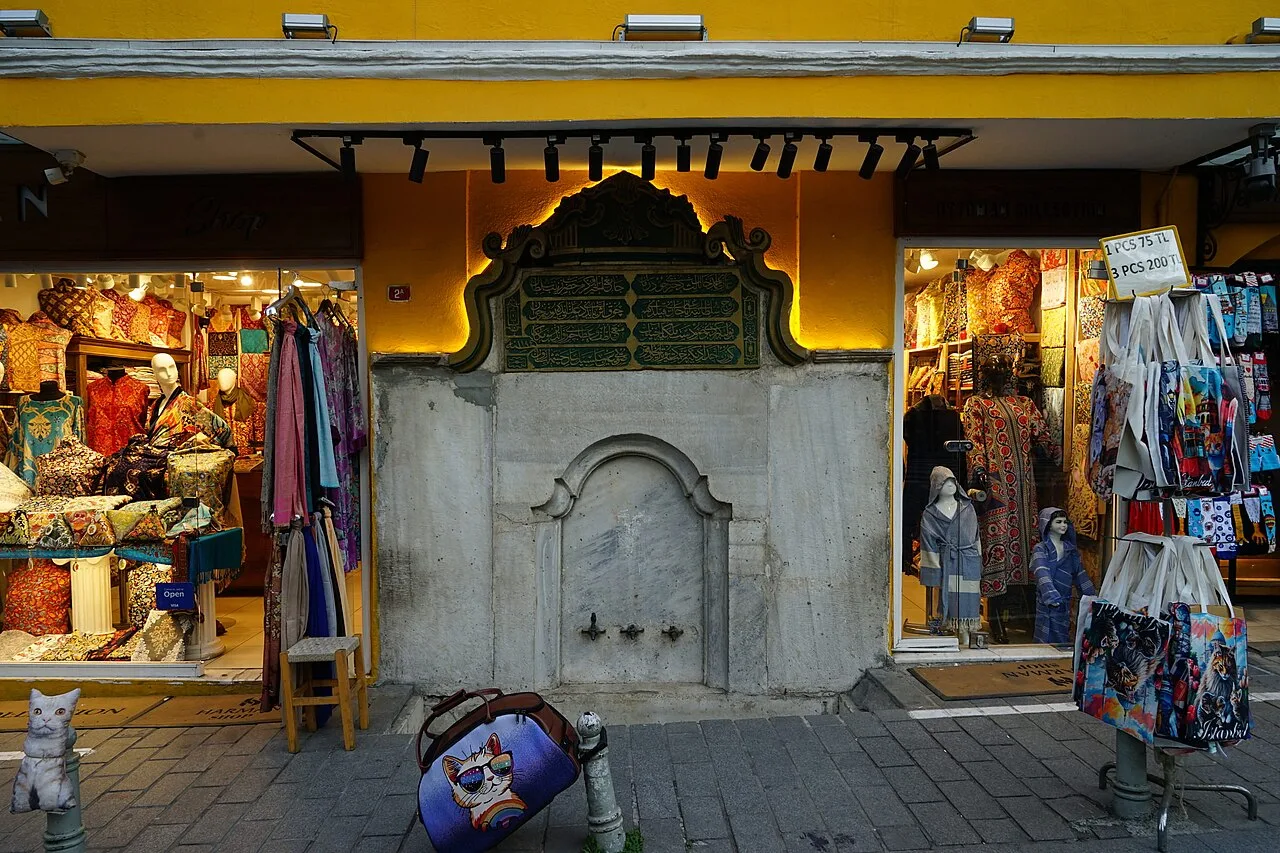 Zeynep Sultan Çeşmesi, Sirkeci - İstanbul
