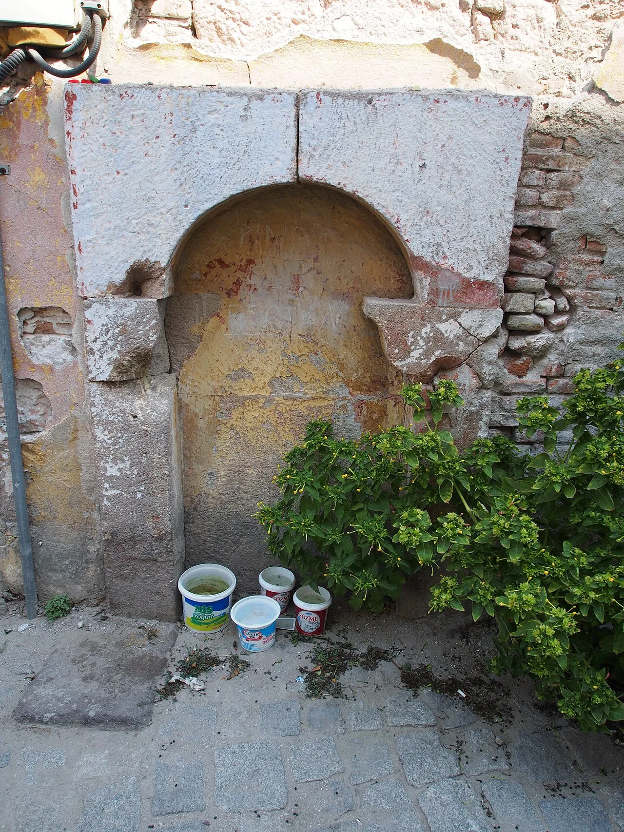 Çeşme – Gazipaşa, Ay Sokak, Bergama - İzmir