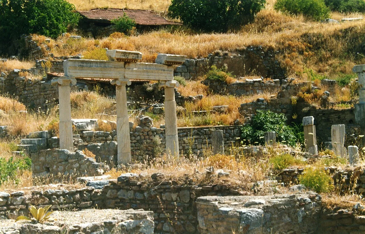 Çift Anıtlı Kutsal Alan - İzmir
