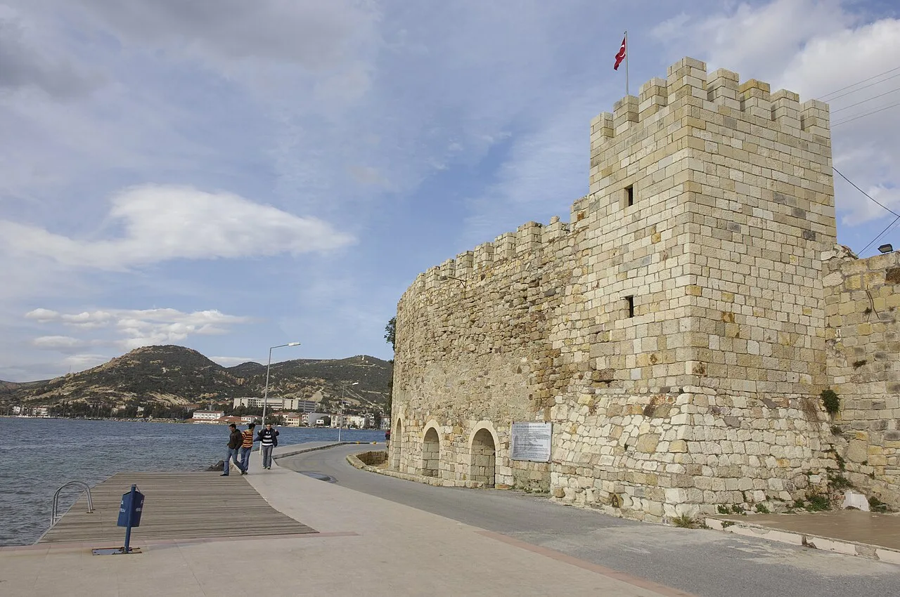 Foça Kalesi - İzmir