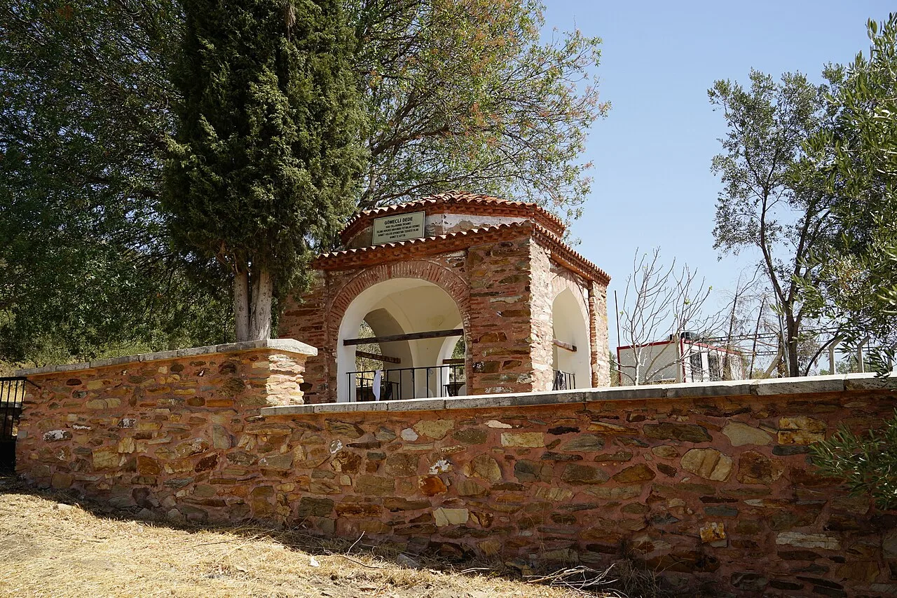 Gömeçli Dede Tomb - İzmir