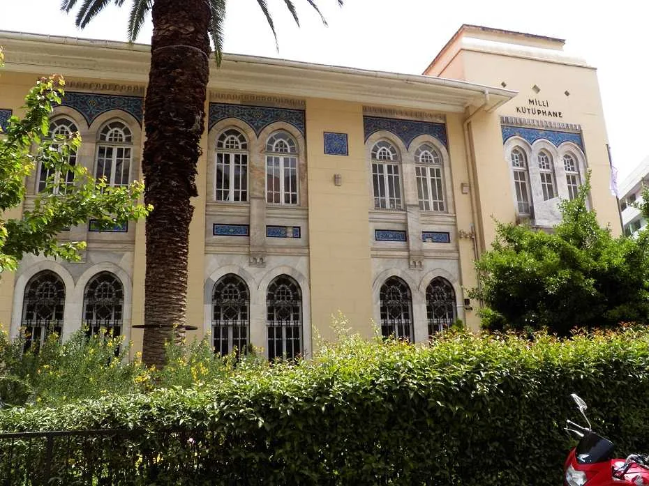 İzmir Milli Kütüphane - İzmir