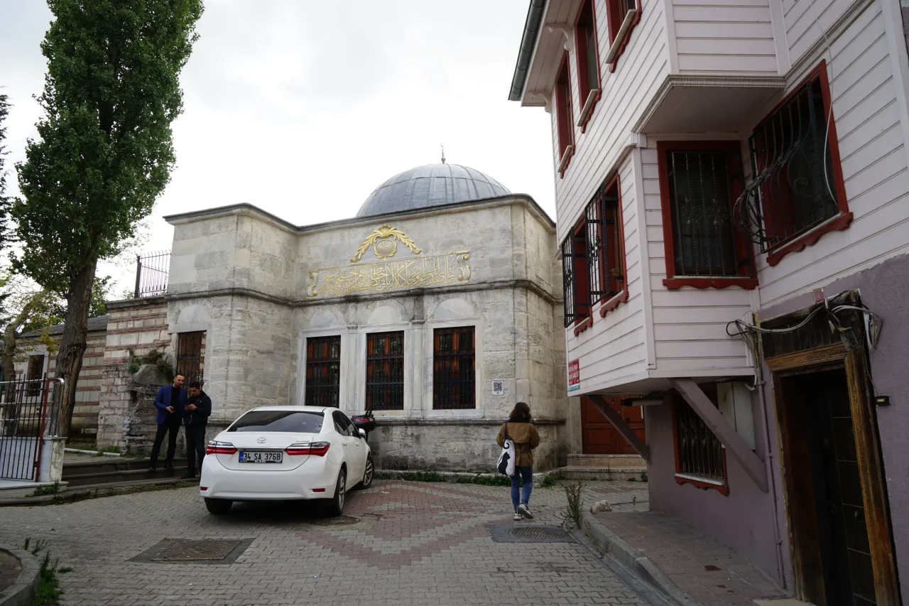 Mustafa Efendi Türbesi - İzmir