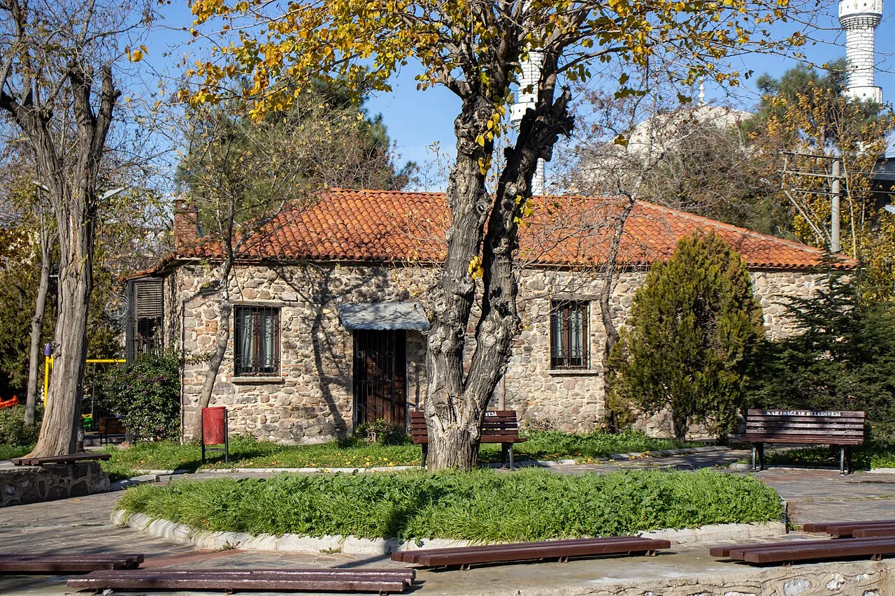Reşat Nuri  Güntekin  Çocuk Kütüphanesi - İzmir