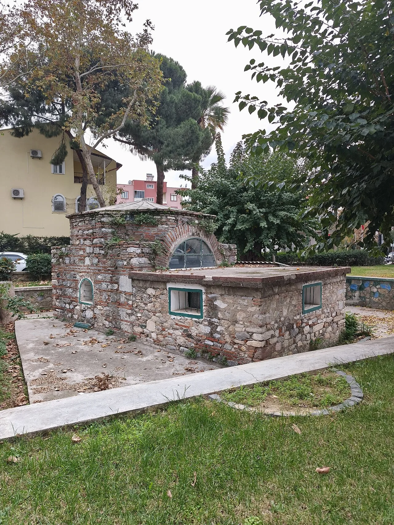 Şehabeddin Sivasi Türbesi - İzmir