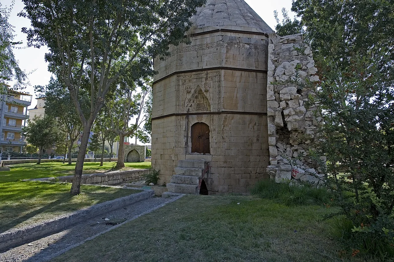 Alaeddin Bey Türbesi - Karaman