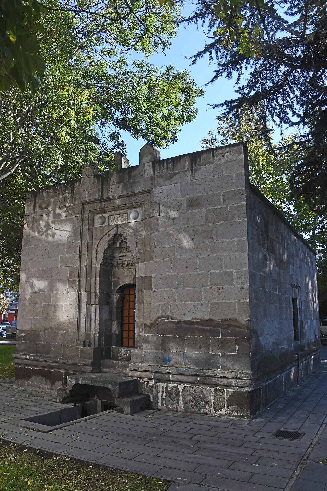 Emir Şahap Türbesi - Kayseri