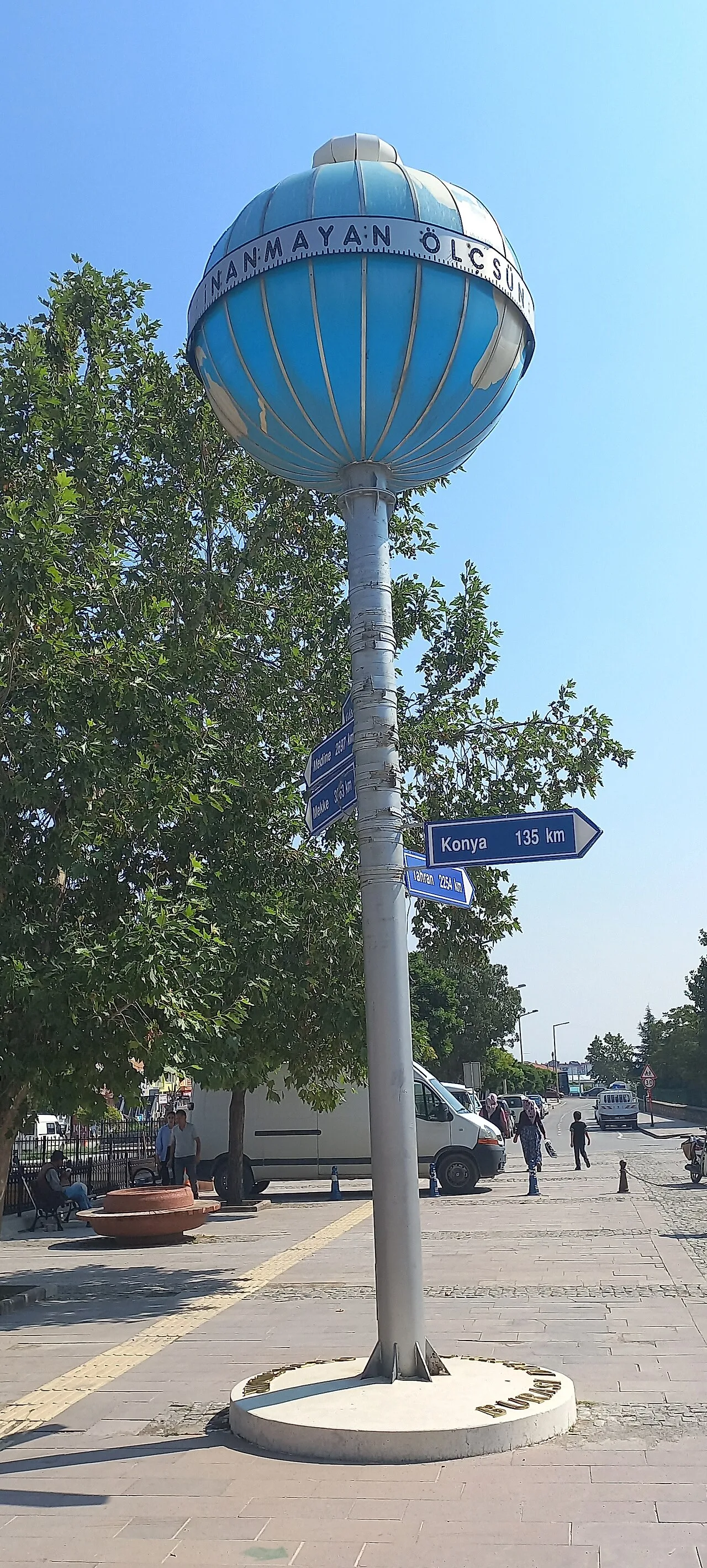 Dünyanın Ortası Anıtı - Konya