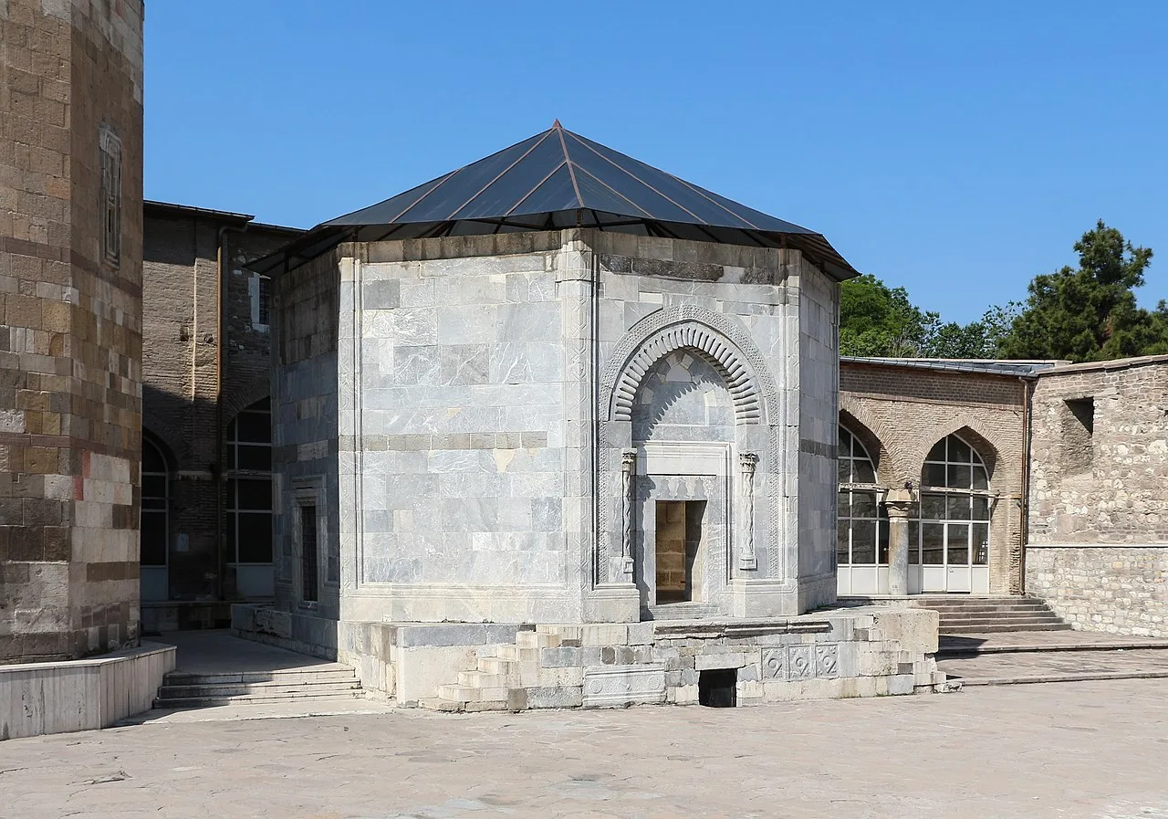 I. İzzeddin Keykavus Türbesi (Konya) - Konya