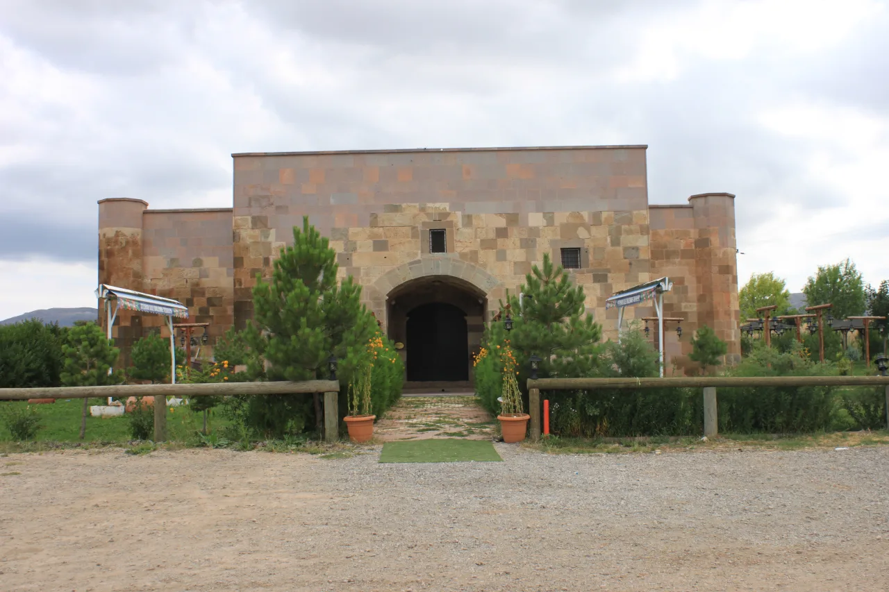 Kızılören Han - Konya