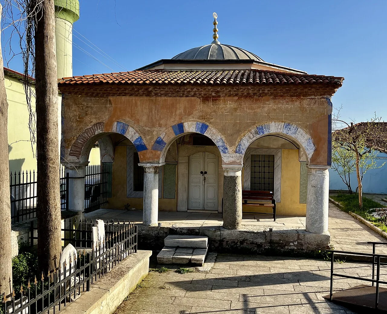 Zeynelzade Kütüphanesi - Manisa