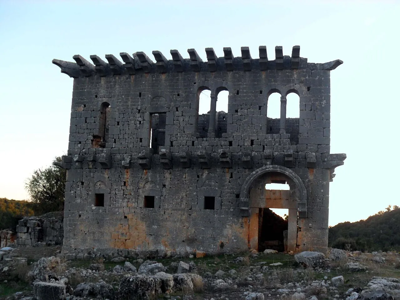 Üçayaklı villa rustika - Mersin