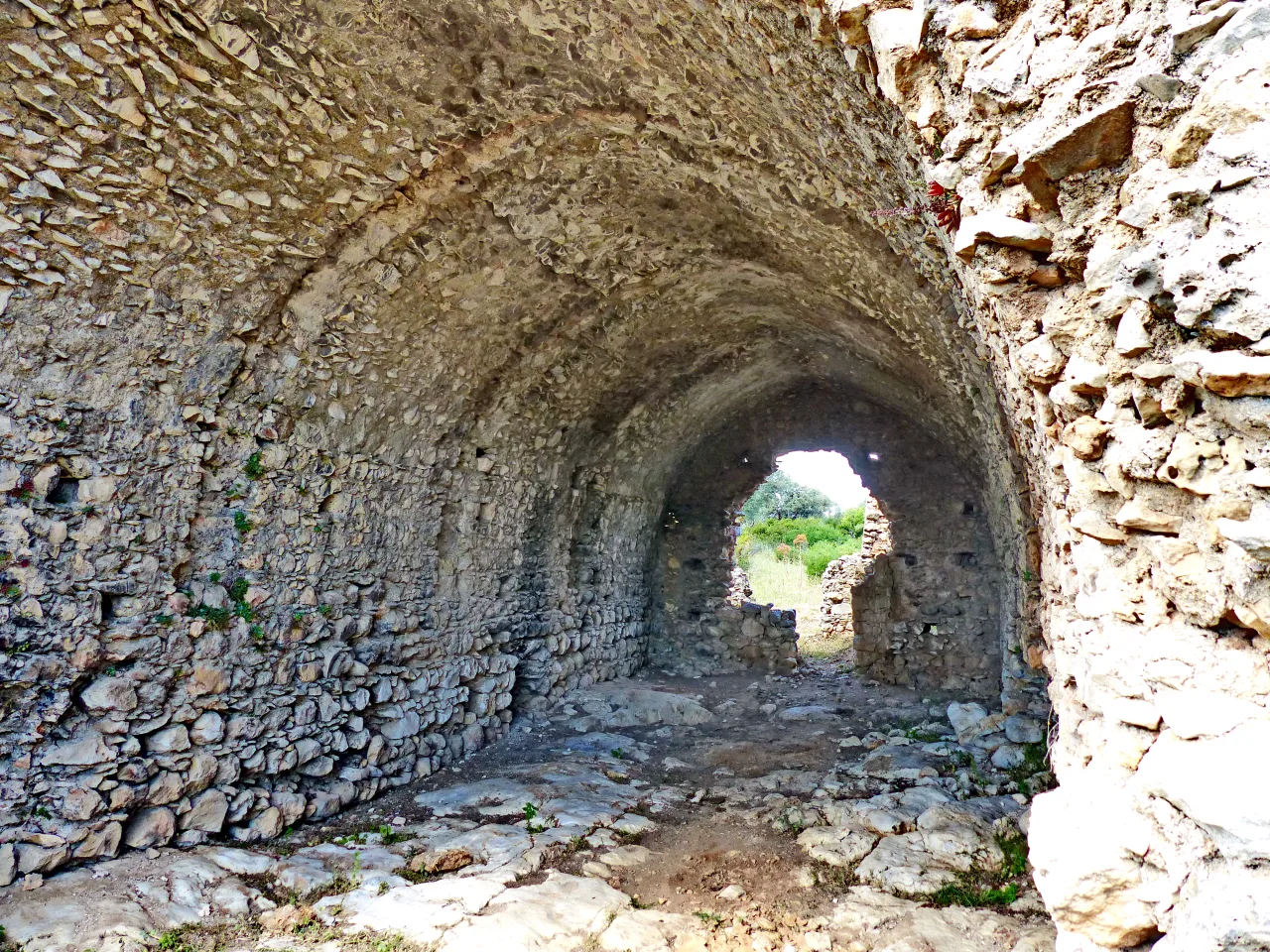 Üçgöz Hanı (Beçin) - Muğla