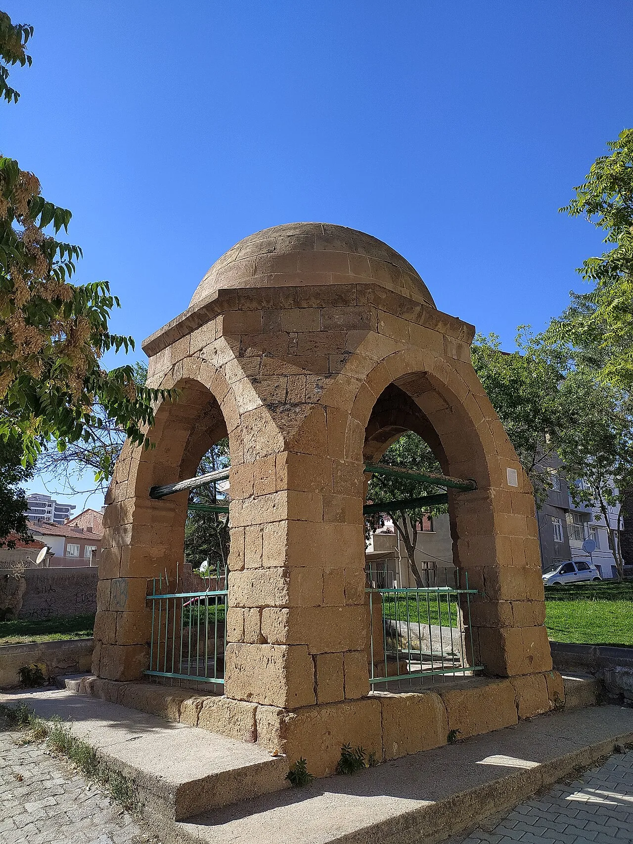 Dörtayak Türbesi - Niğde